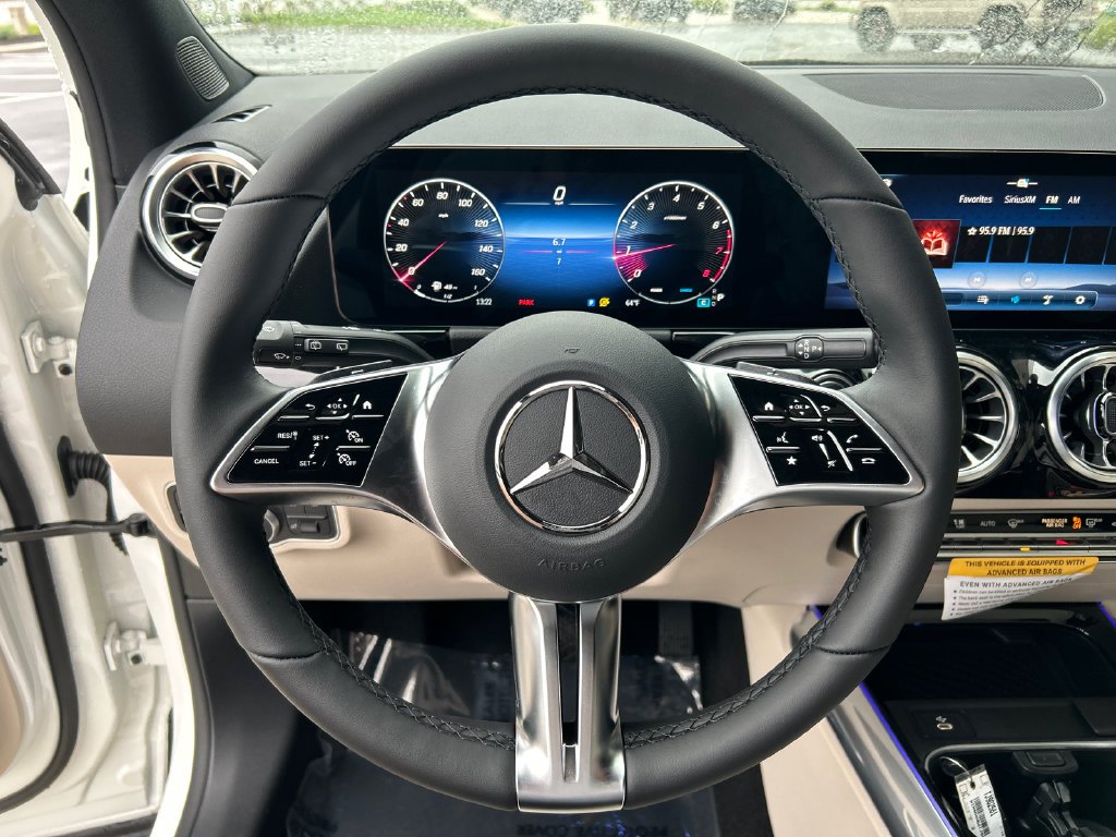 New 2026 Polar White Mercedes-Benz GLA 250 image 17