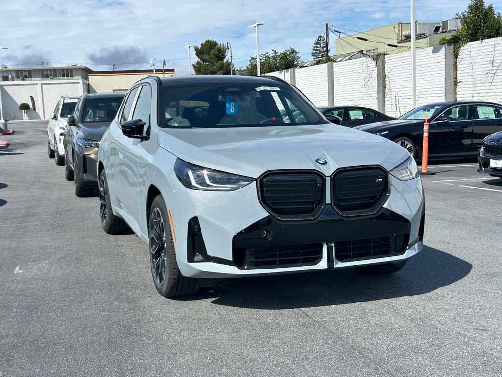 New 2026 Brooklyn Grey Metallic BMW M50 xDrive image 2