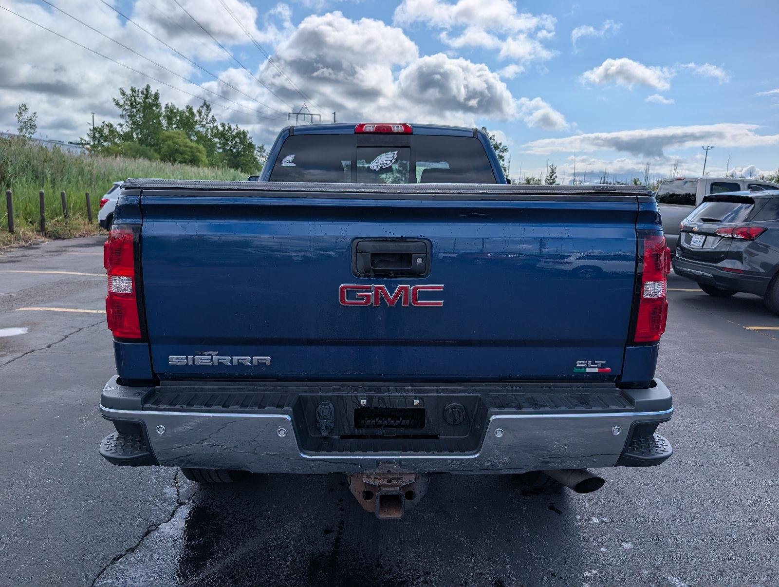 Used 2018 Stone Blue Metallic GMC SLT image 6