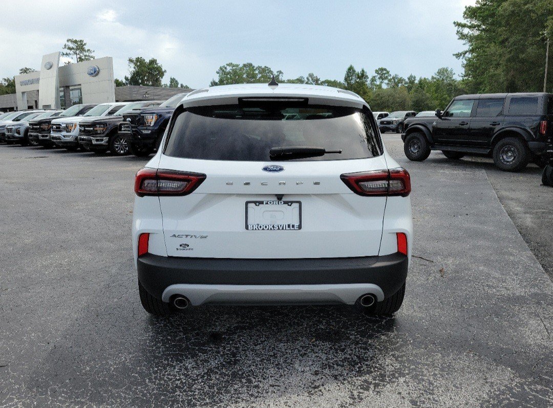 Used 2025 Oxford White Ford Active image 4
