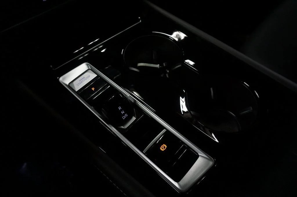 New 2026 White Volkswagen SE w/Technology image 18