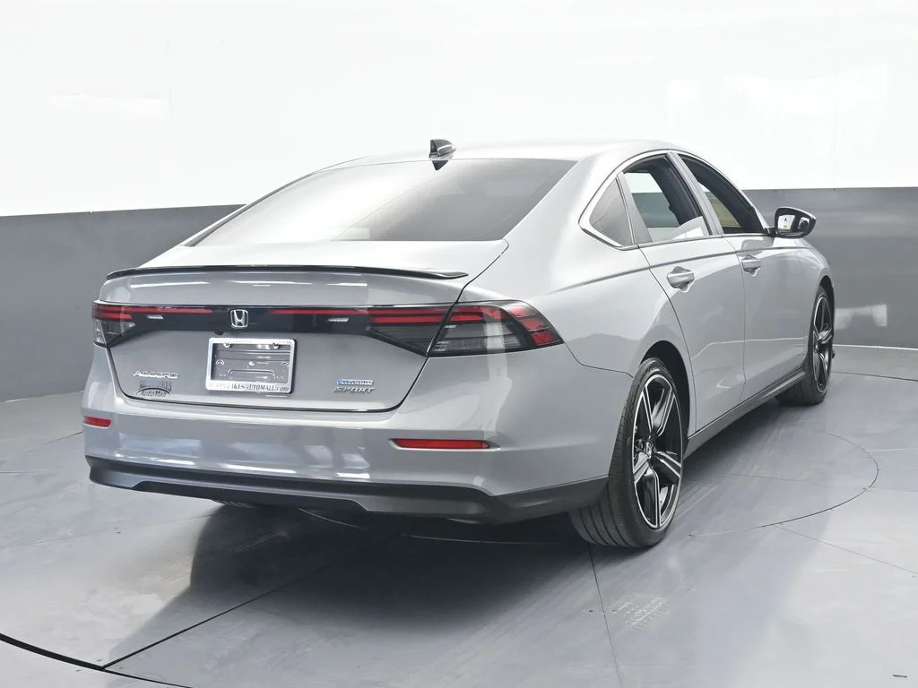 Used 2024 Urban Gray Pearl Honda Sport image 4