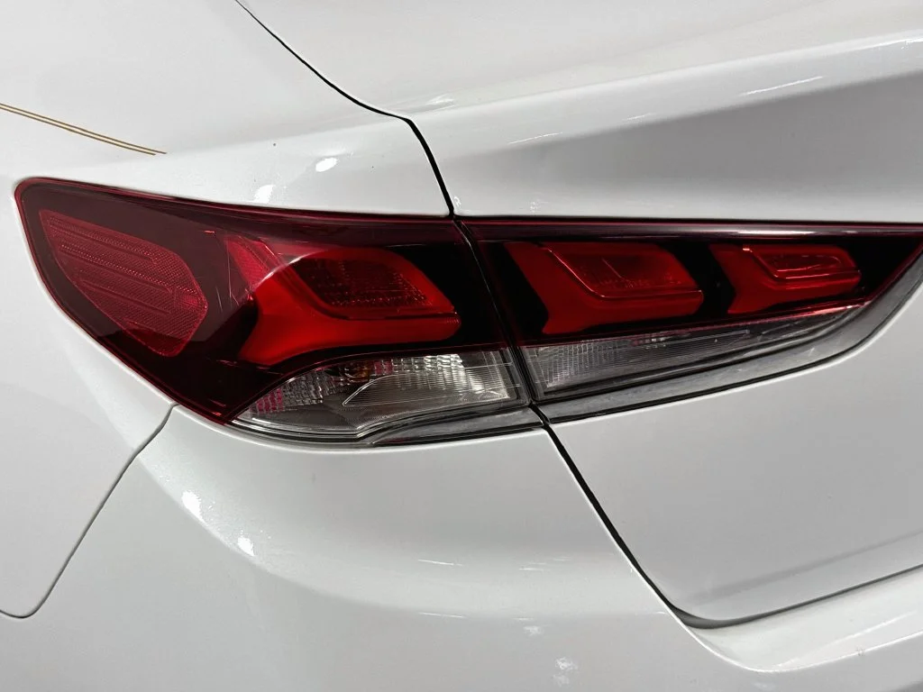 Used 2018 White Hyundai Limited image 33