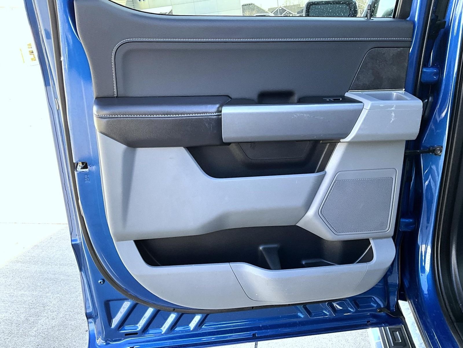 Used 2025 Blue Ford XLT image 21