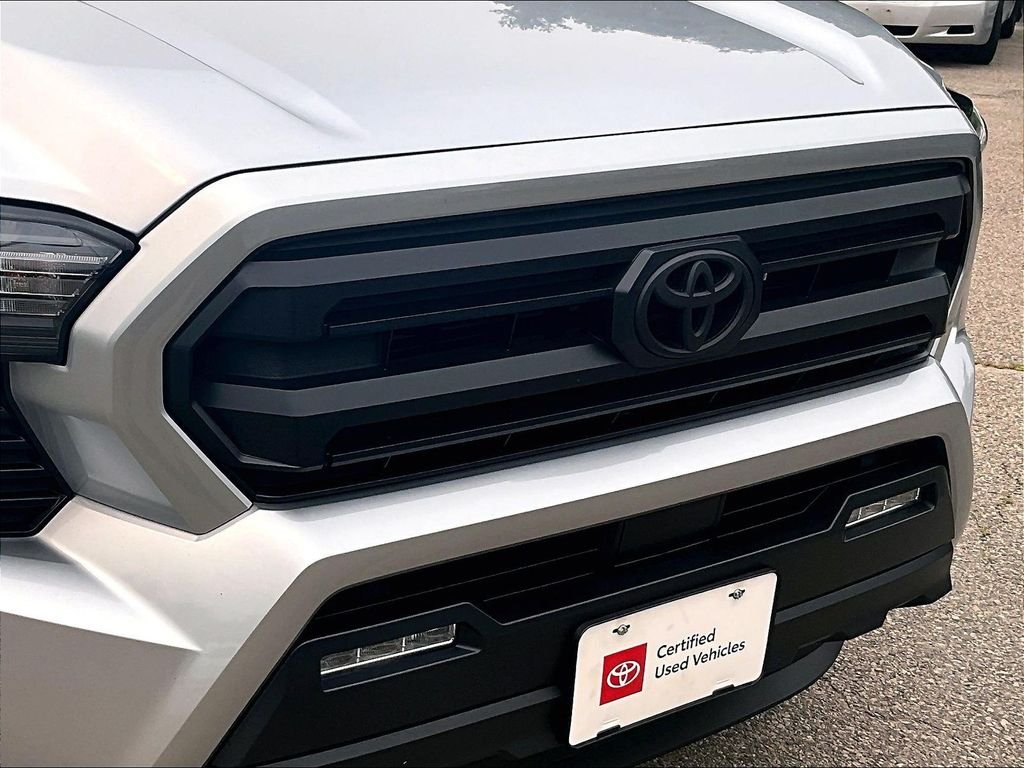 Used 2025 Silver Toyota SR5 image 30