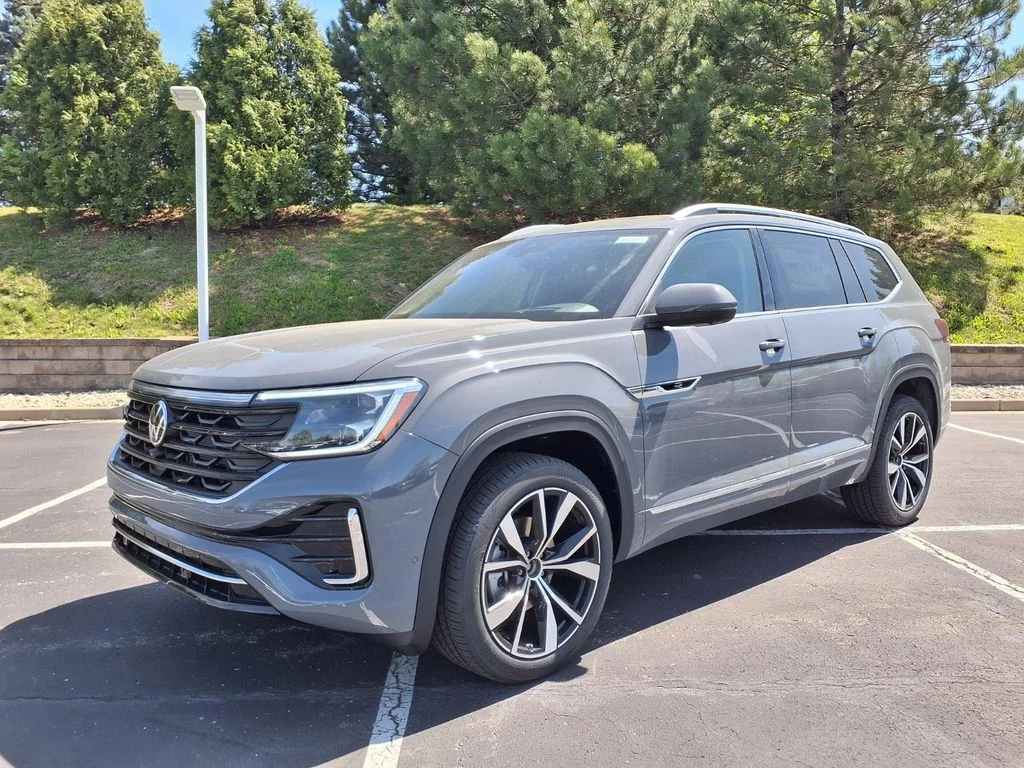 New 2026 Pure Gray Volkswagen 2.0T SEL Premium R-Line image 5