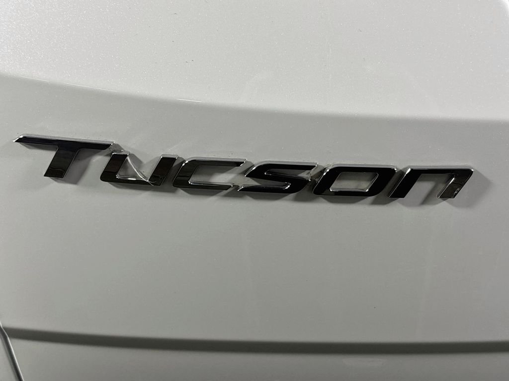 Used 2024 White Hyundai SEL image 24