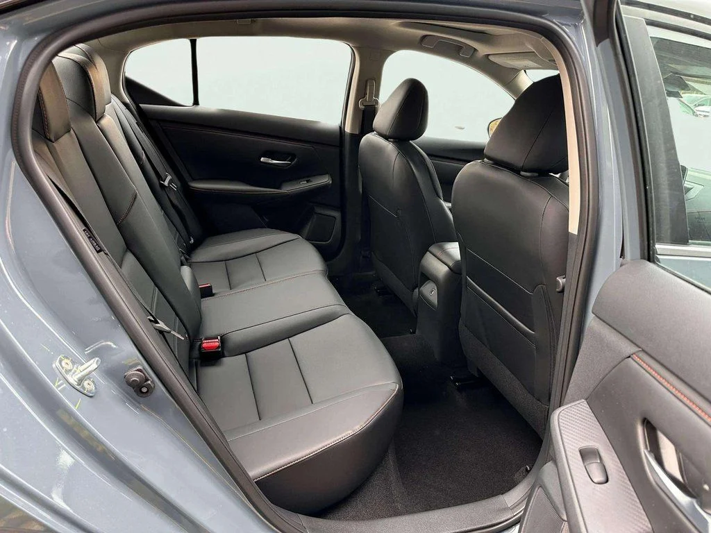 New 2025 Two-tone Atlantic Gray Metallic / Super Black Nissan SR image 17