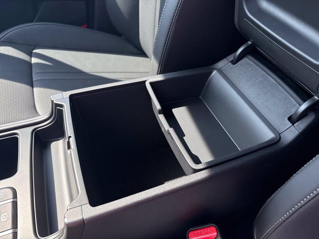 2025 Kia Sorento S - Photo 25