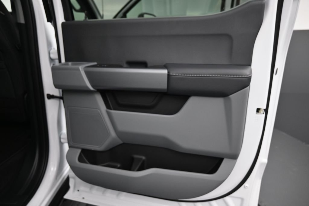 New 2026 Oxford White Ford F-250® XLT image 20