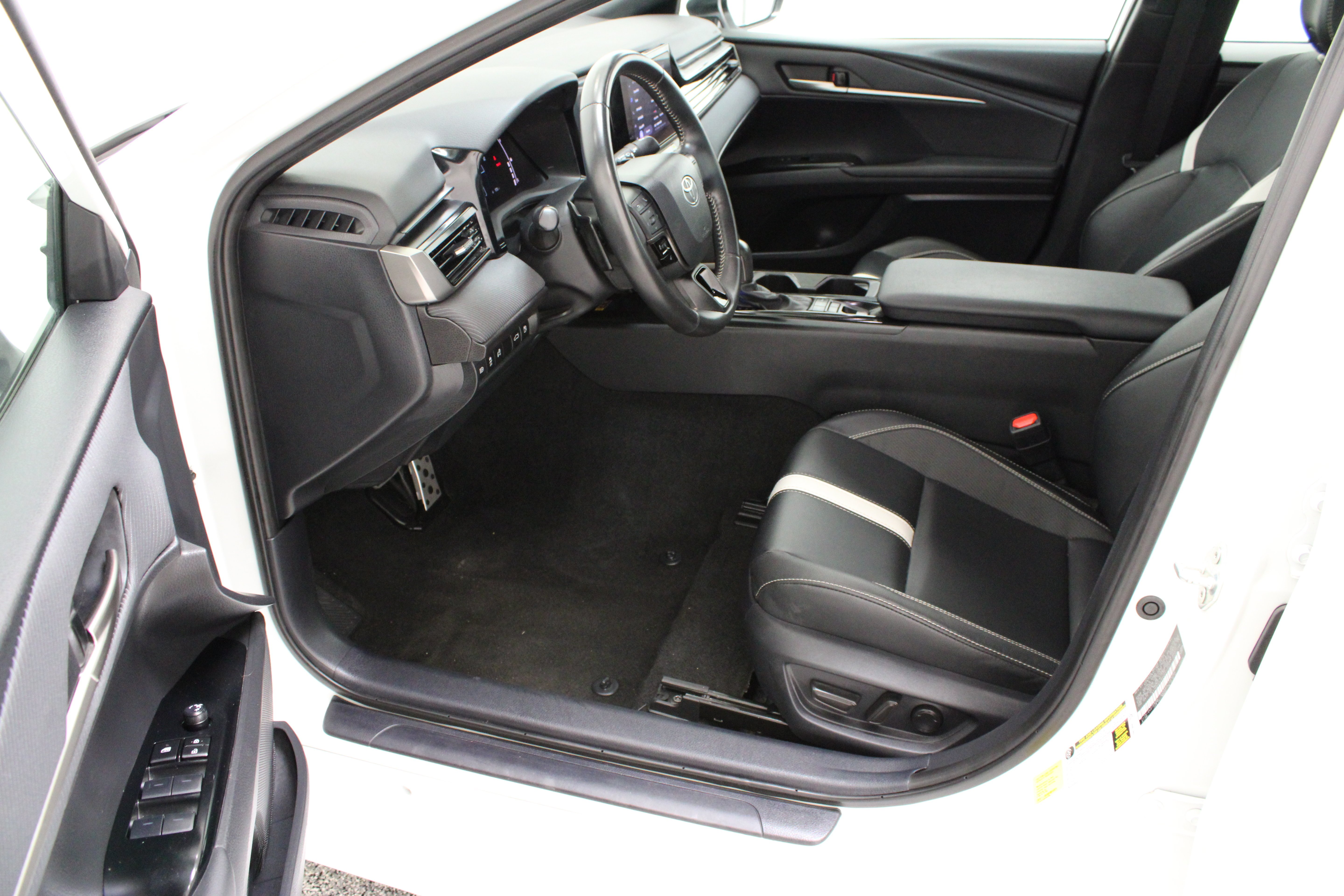 Used 2025 White Toyota SE image 14