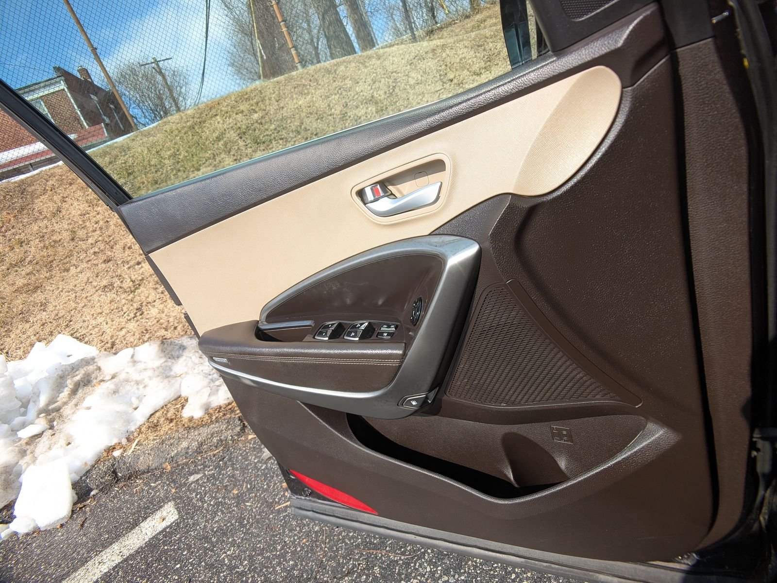 Used 2019 Brown Hyundai SE image 24