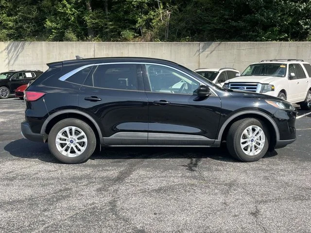 Used 2020 Agate Black Metallic Ford SE image 2