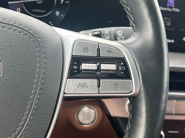 Used 2025 Green Kia SX-Prestige X-Line image 30