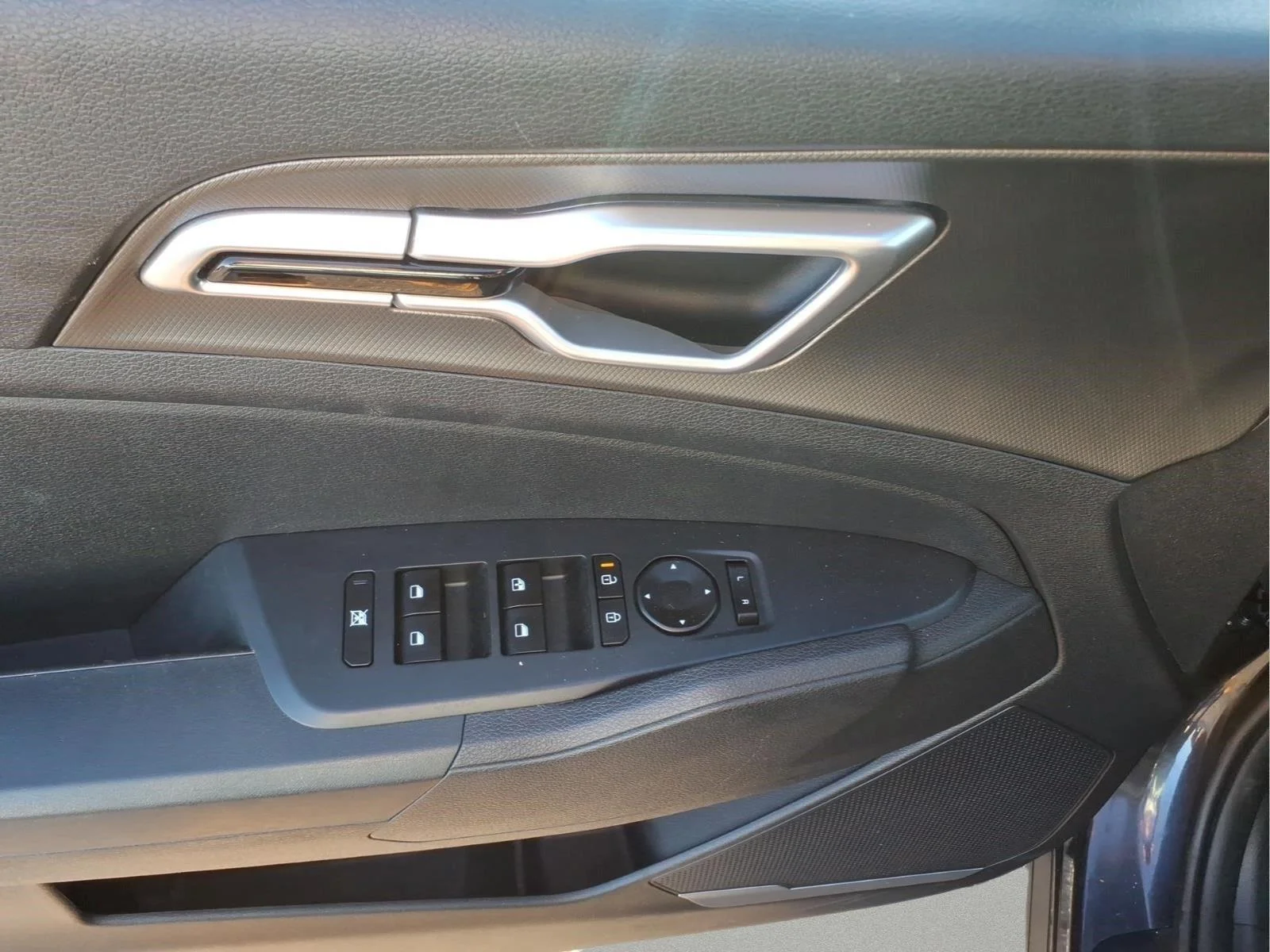 Used 2026 Panthera Metal Kia LX image 18
