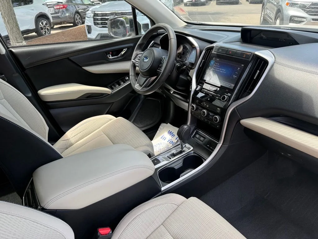 Used 2020 White Subaru Premium image 28