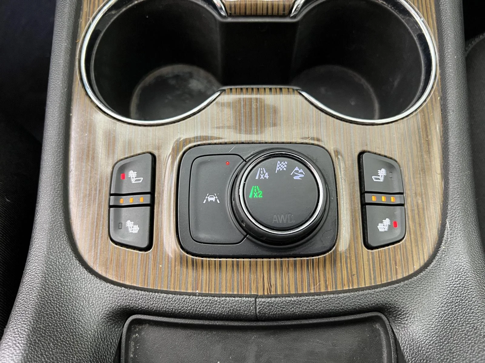 Used 2021 EBONY TWILIGHT METALLIC GMC SLE image 18