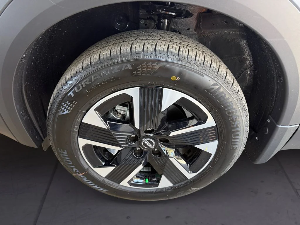 New 2027 Gray Nissan SV image 9