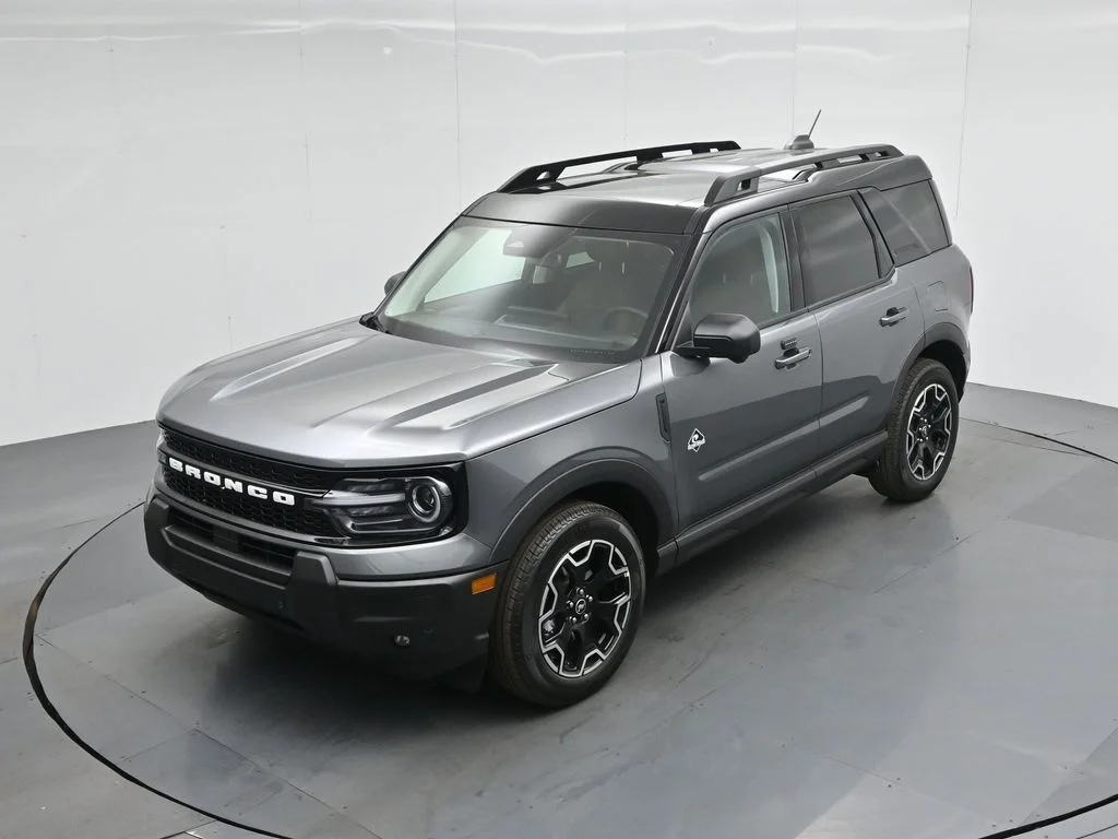 New 2025 Carbonized Gray Metallic Ford Outer Banks image 40