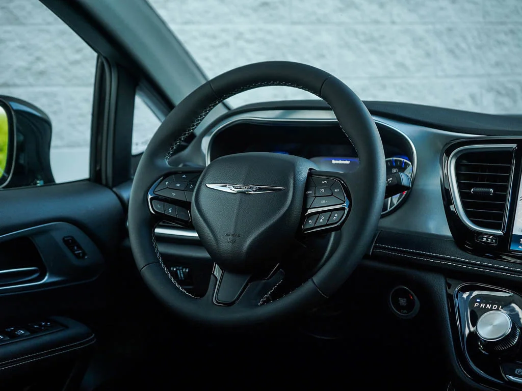 2026 Chrysler Pacifica Limited - Photo 16