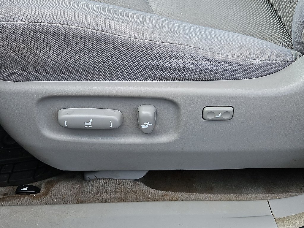Used 2006 Blue Toyota Sport image 24