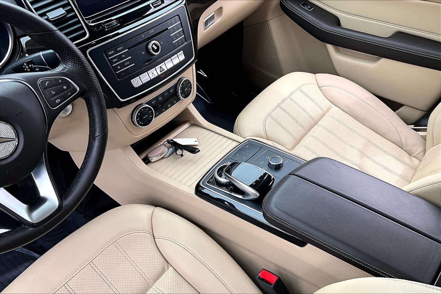 Used 2018 Obsidian Black Metallic Mercedes-Benz GLE 350 image 17
