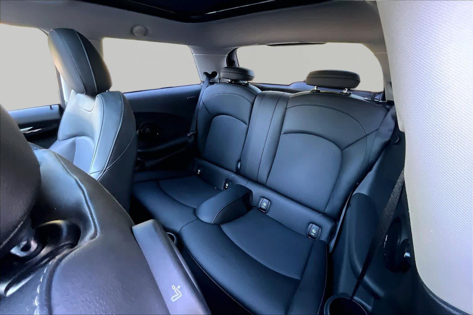 Used 2019 Thunder Grey Metallic MINI Cooper S image 21