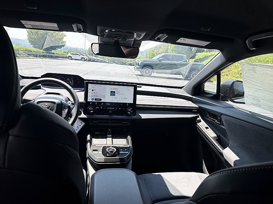 2026 Toyota C-HR XSE - Photo 19