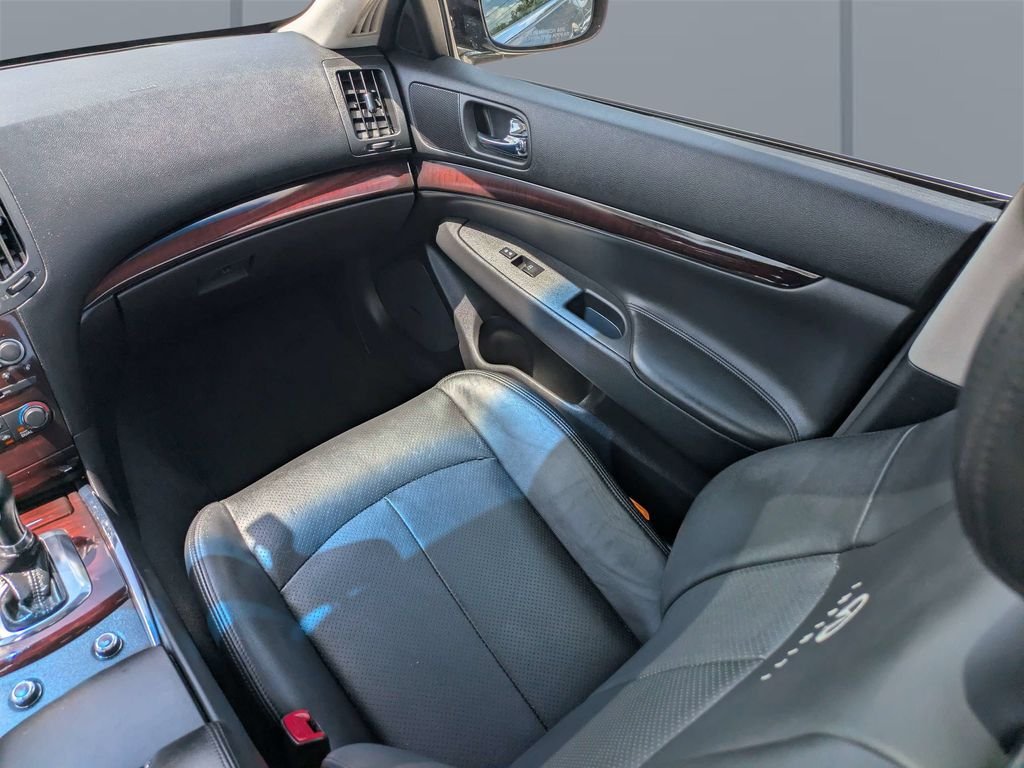 Used 2011 Gray INFINITI Journey image 15