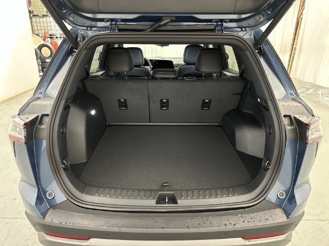New 2027 Lakeshore Blue Metallic Chevrolet LT image 23