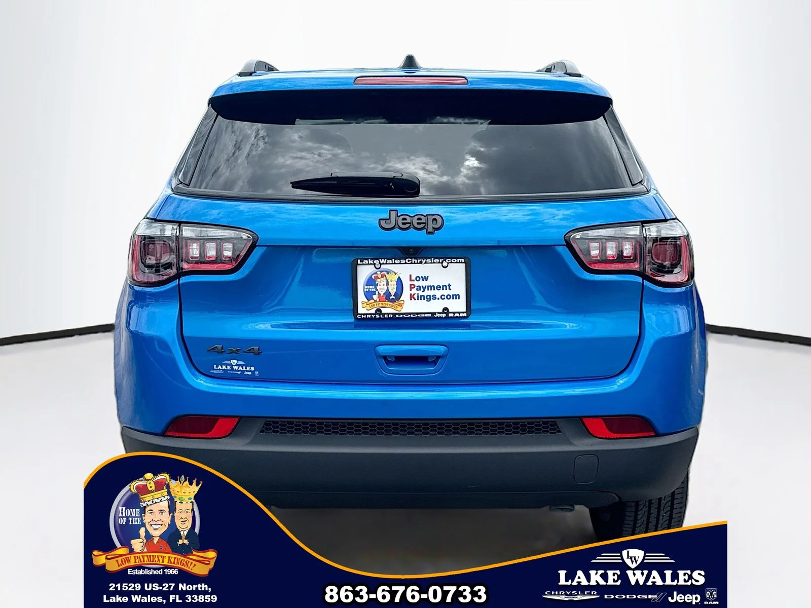 New 2026 Hydro Blue Pearl-Coat Exterior Paint Jeep Latitude image 5