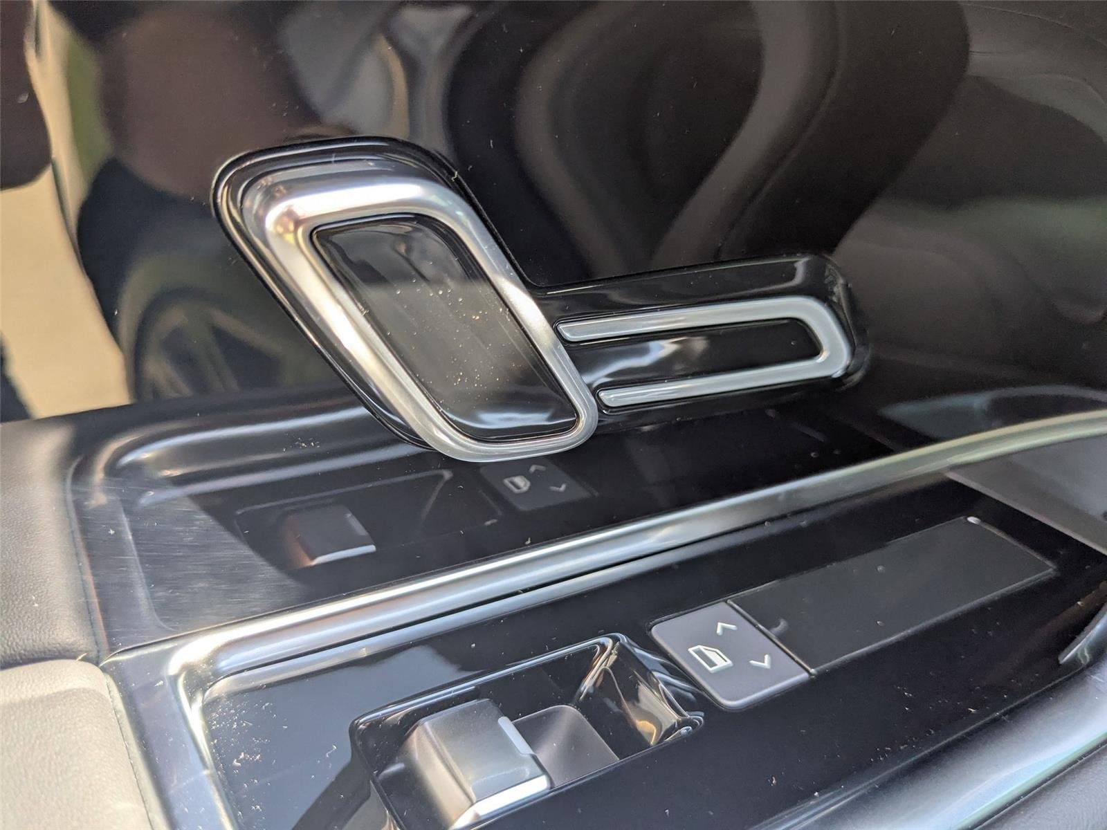 2025 Land Rover Range Rover SE - Photo 19