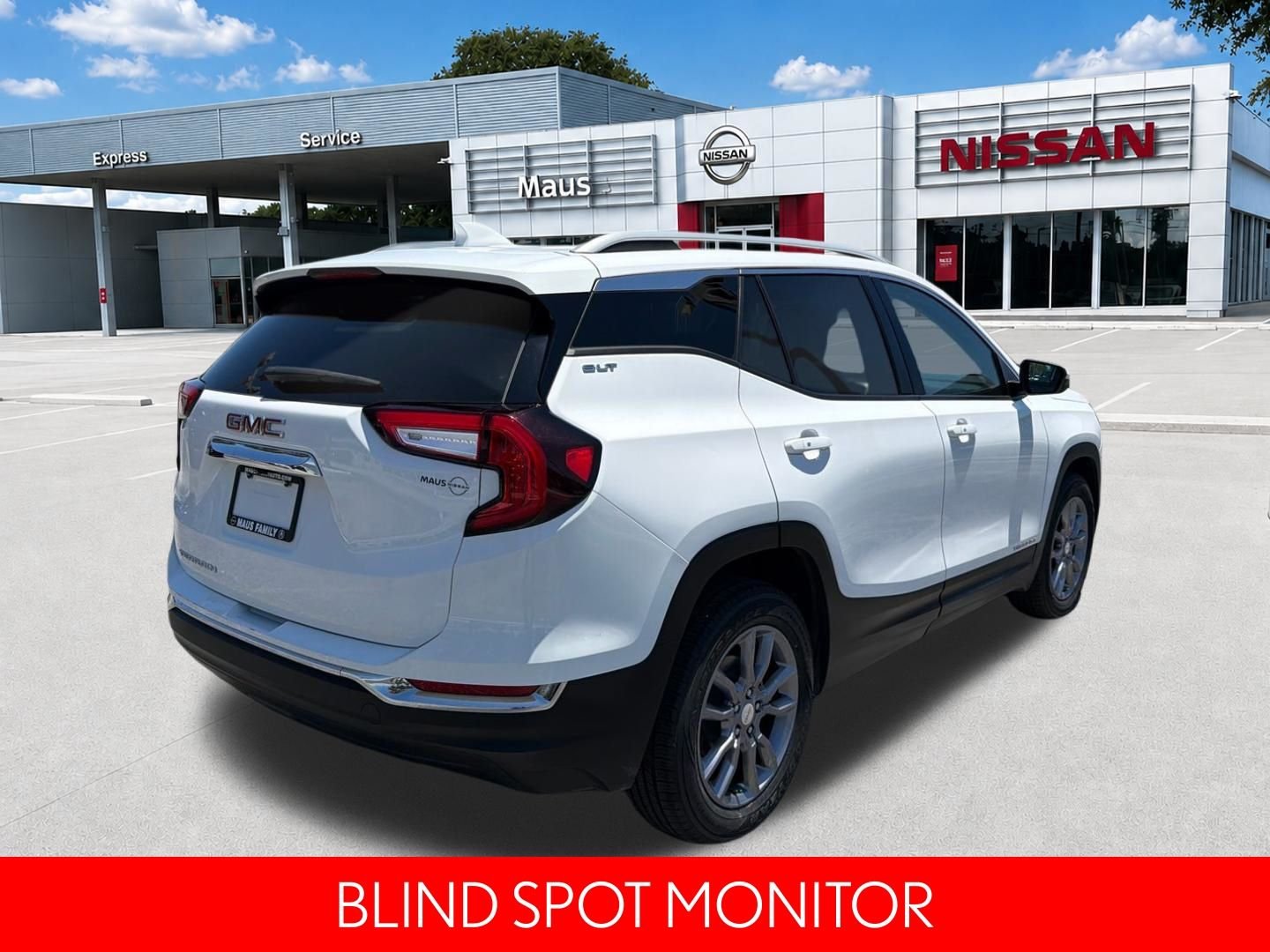 Used 2024 White GMC SLT image 10