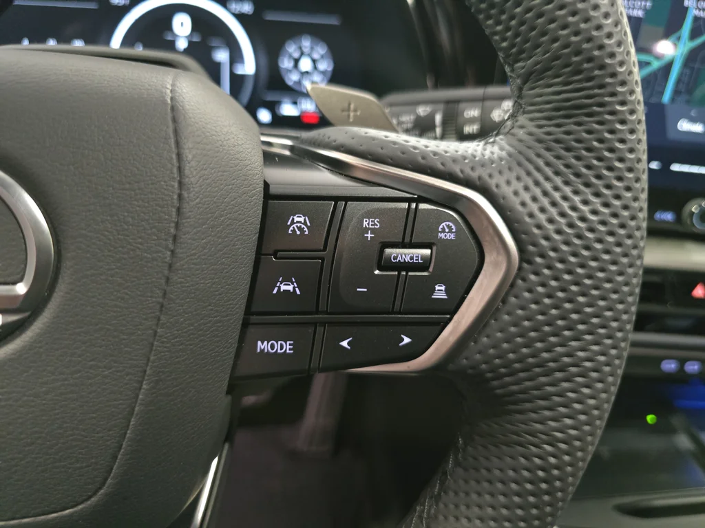 Used 2025 Beige Lexus 500h F SPORT Premium image 17