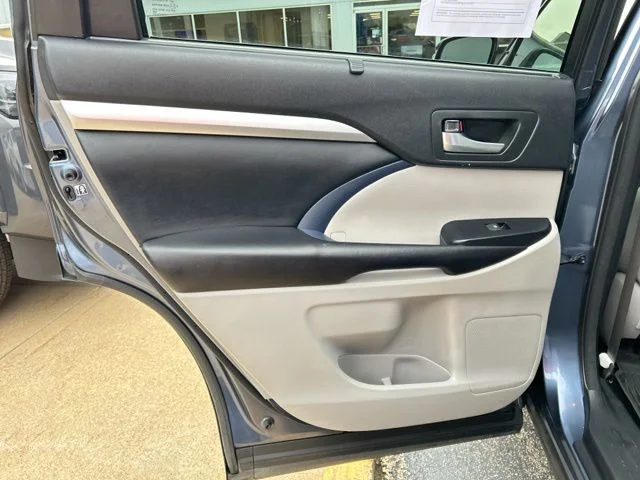 Used 2017 Shoreline Mist Toyota XLE image 21