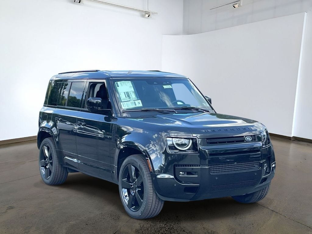New 2026 Santorini Black Land Rover X-Dynamic SE image 3
