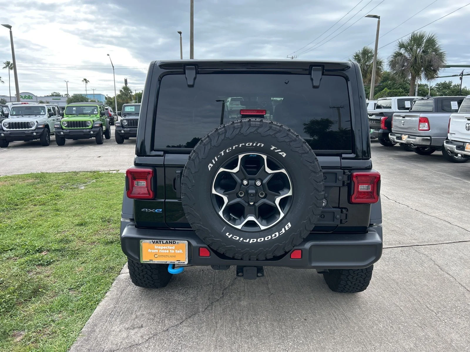 Used 2023 Black Clearcoat Jeep Rubicon 4xe image 4
