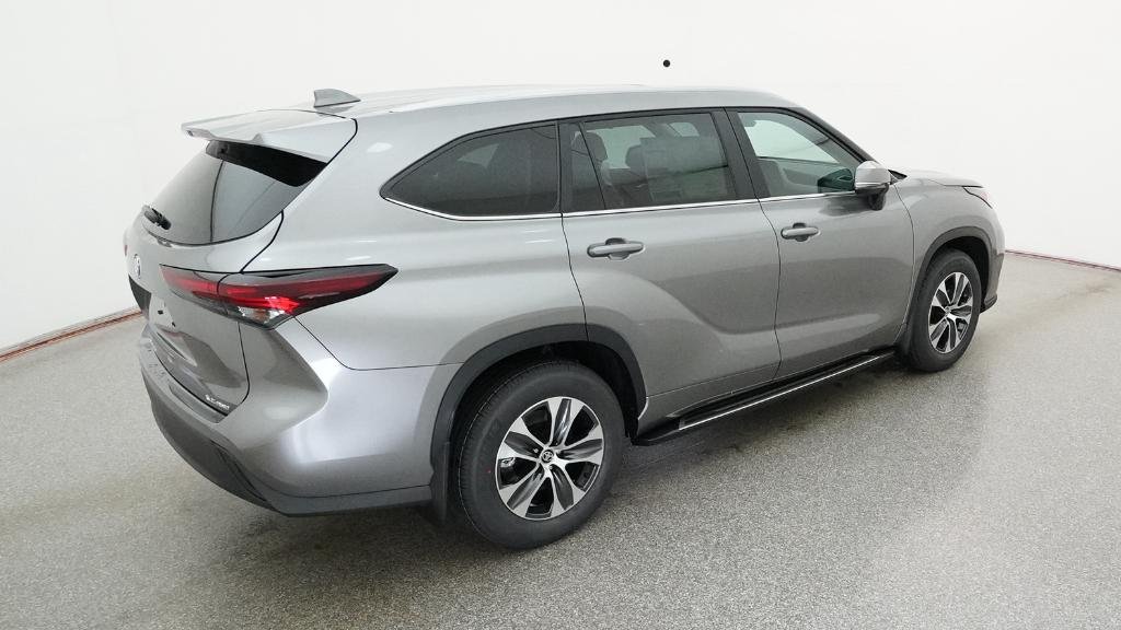 New 2026 Heavy Metal Toyota XLE image 19