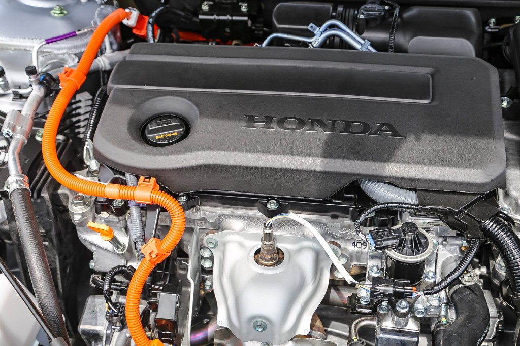 New 2026 Solar Silver Metallic Honda Sport-L image 14