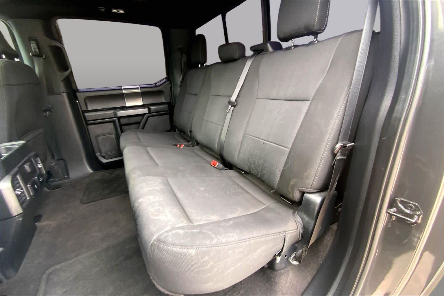 Used 2020 Magnetic Metallic Ford XLT image 19