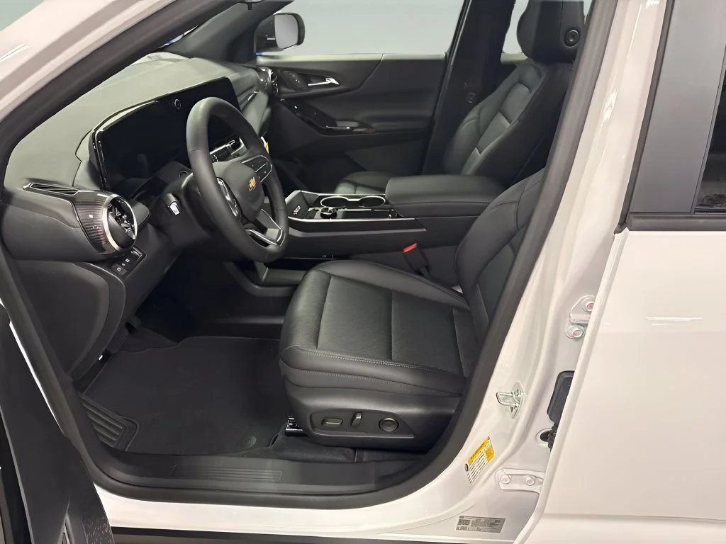 2027 Chevrolet Equinox LT - Photo 11