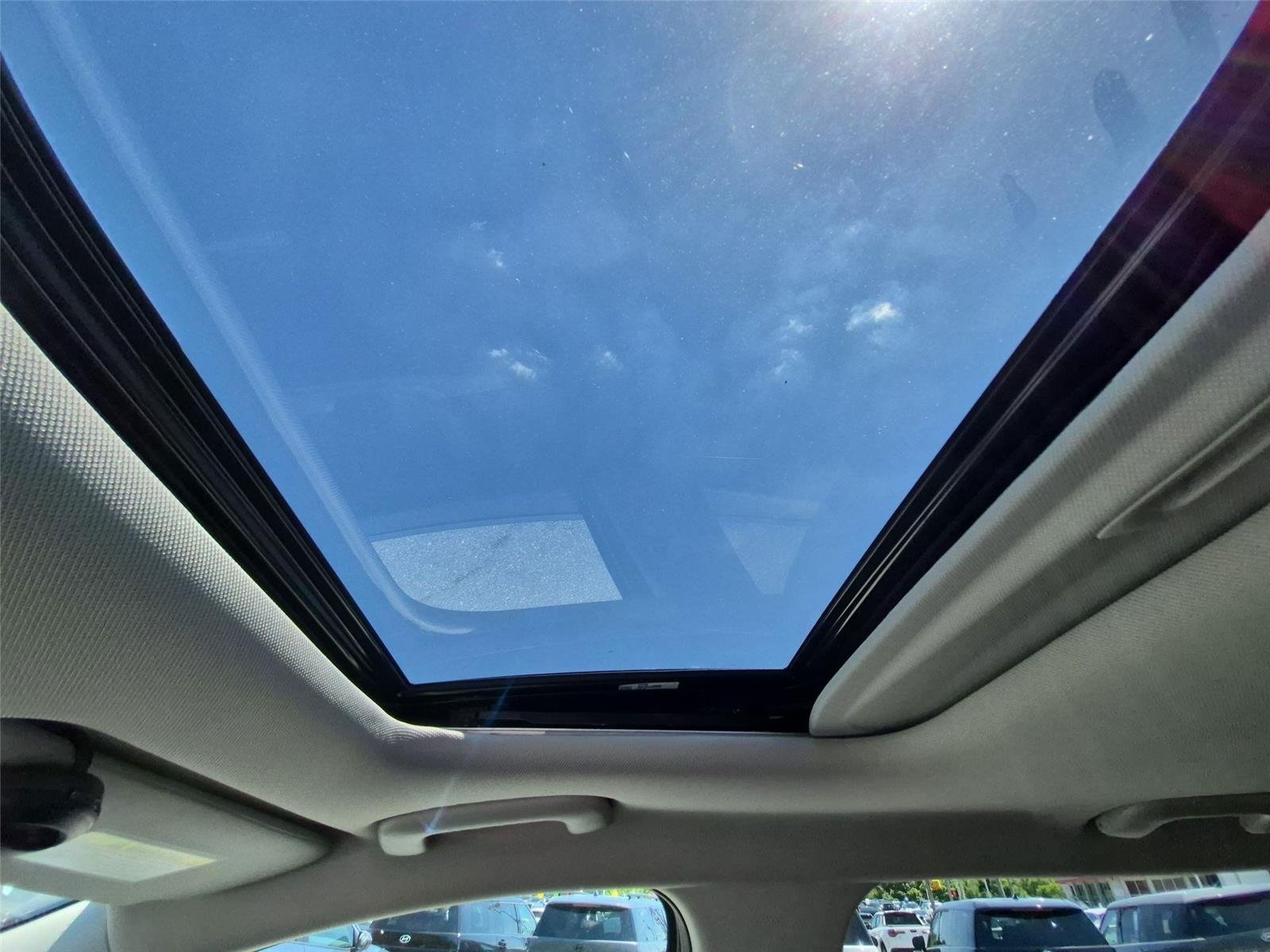 Used 2024 White Pearl Hyundai SEL image 30