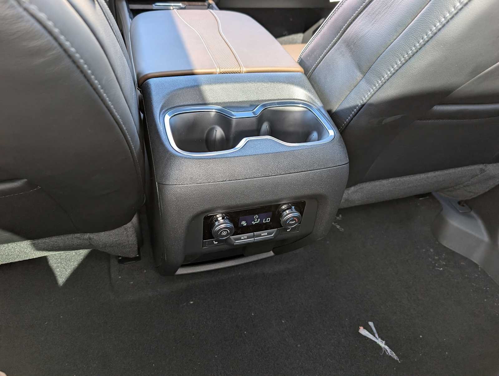 2027 GMC Acadia Denali Ultimate - Photo 16