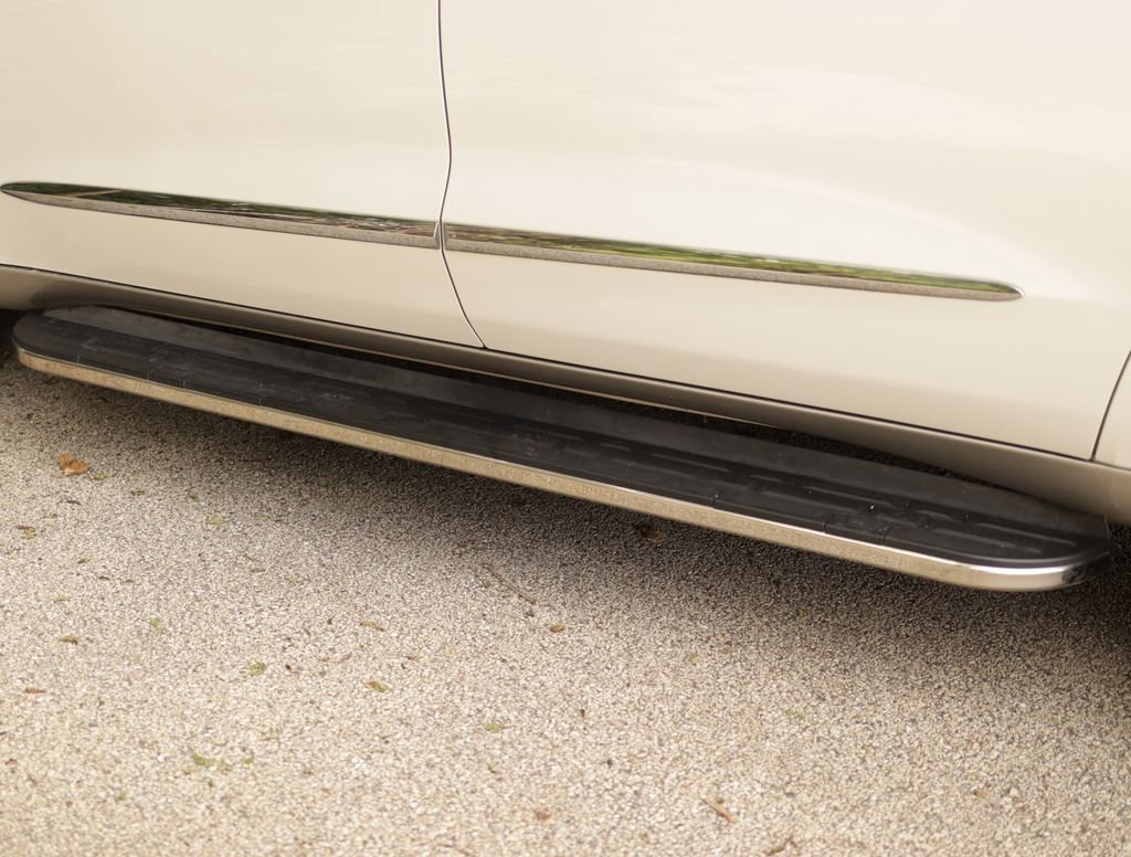 Used 2021 Includes Satin Nickel lower exterior accent color.) Buick Essence image 36