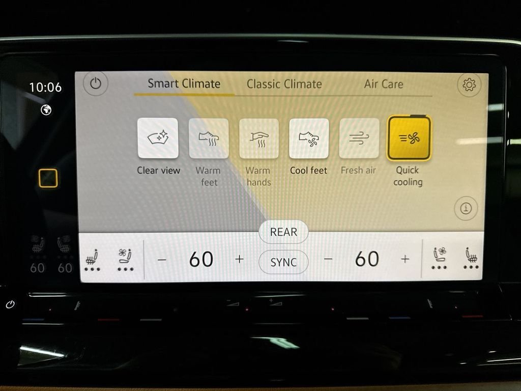 Used 2025  Volkswagen 2.0T SEL image 28