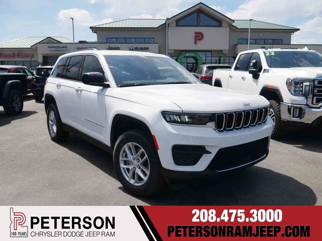 2026 Jeep Grand Cherokee Laredo 4x4's photo