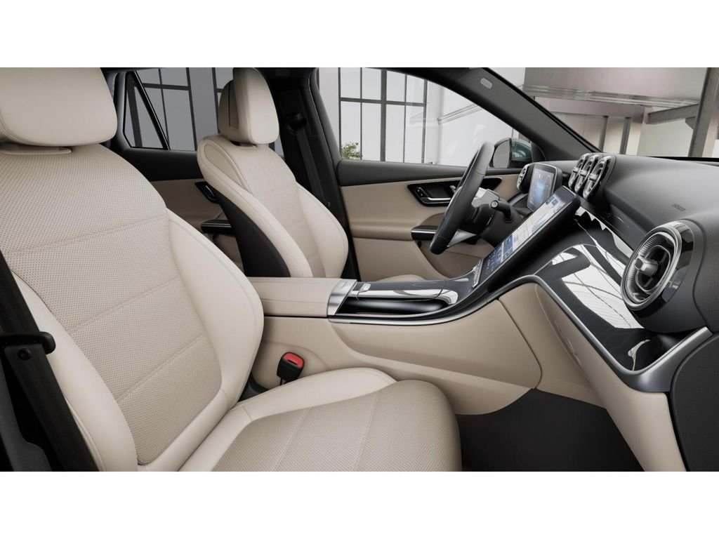 Used 2026 Silver Mercedes-Benz GLC 300 4MATIC® image 4
