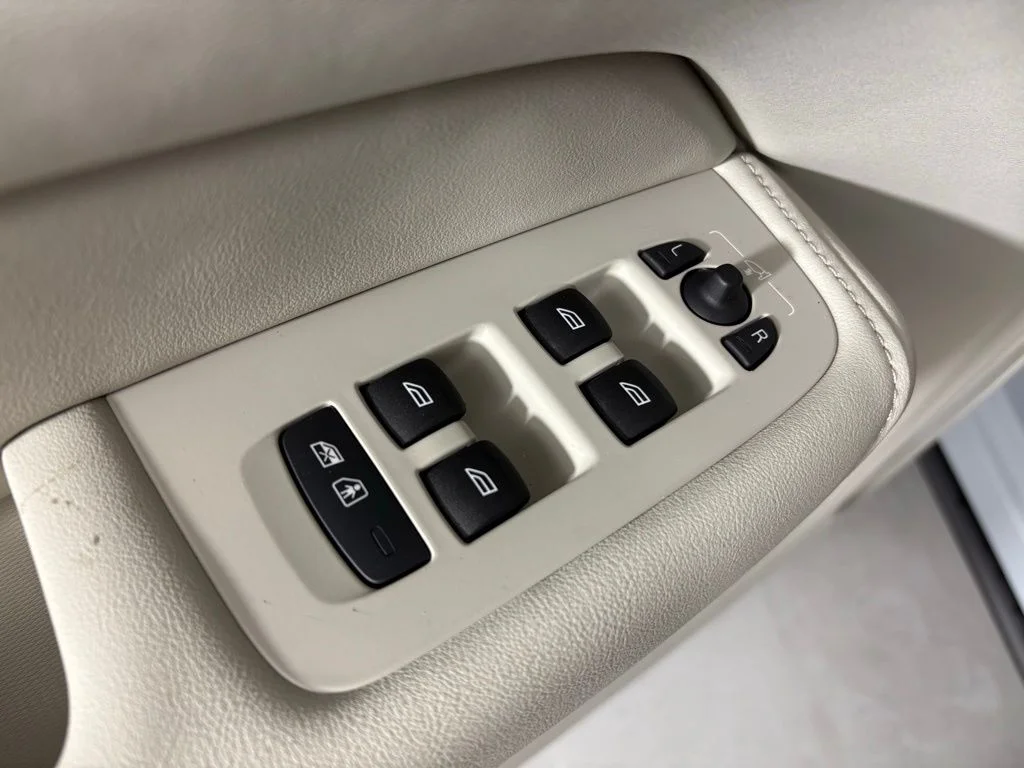 New 2026 Vapour Grey Volvo Ultra image 15
