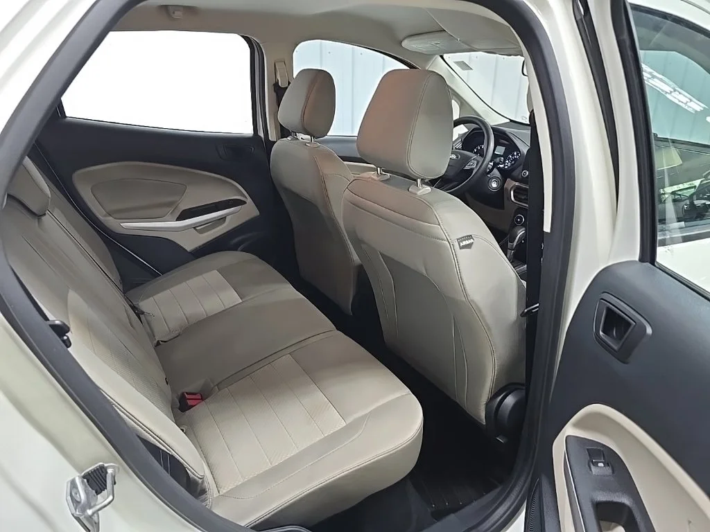 Used 2020 White Ford S image 18