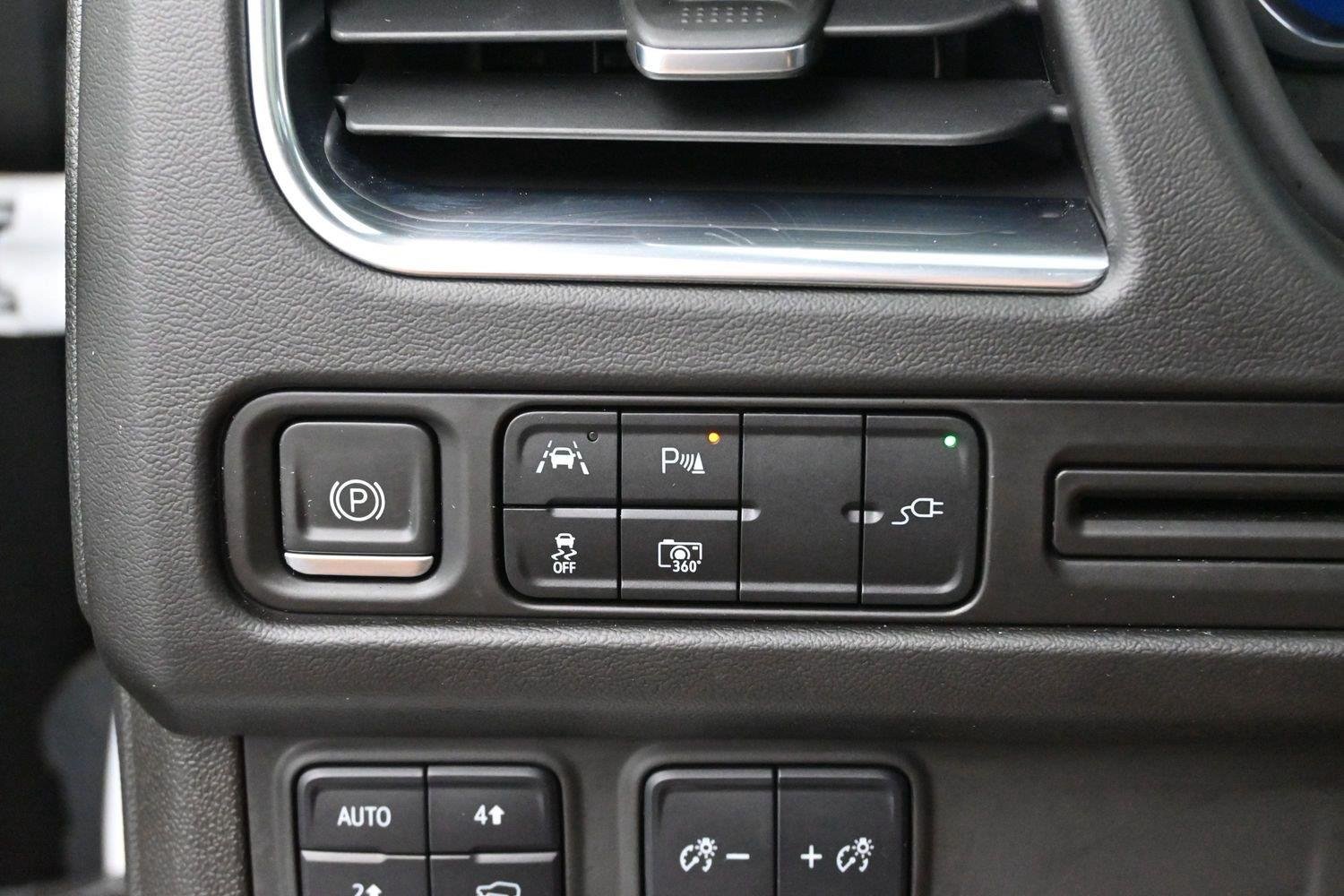 Used 2022 Summit White Chevrolet RST image 26